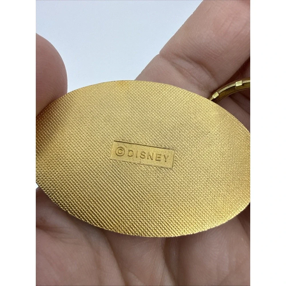 Disney Vacation Club DVC Original Logo Goldtone Keychain Bag‎ Charm